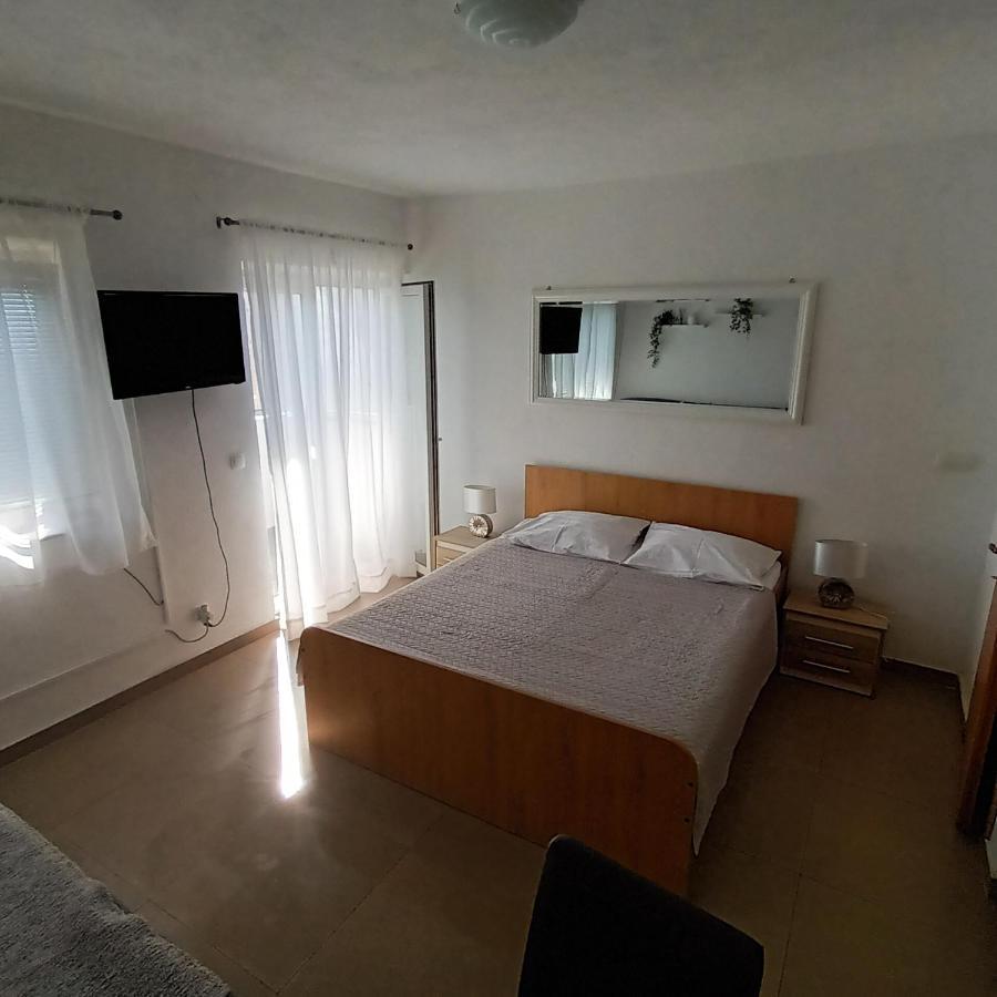 Apartments Monika Omis Exterior photo