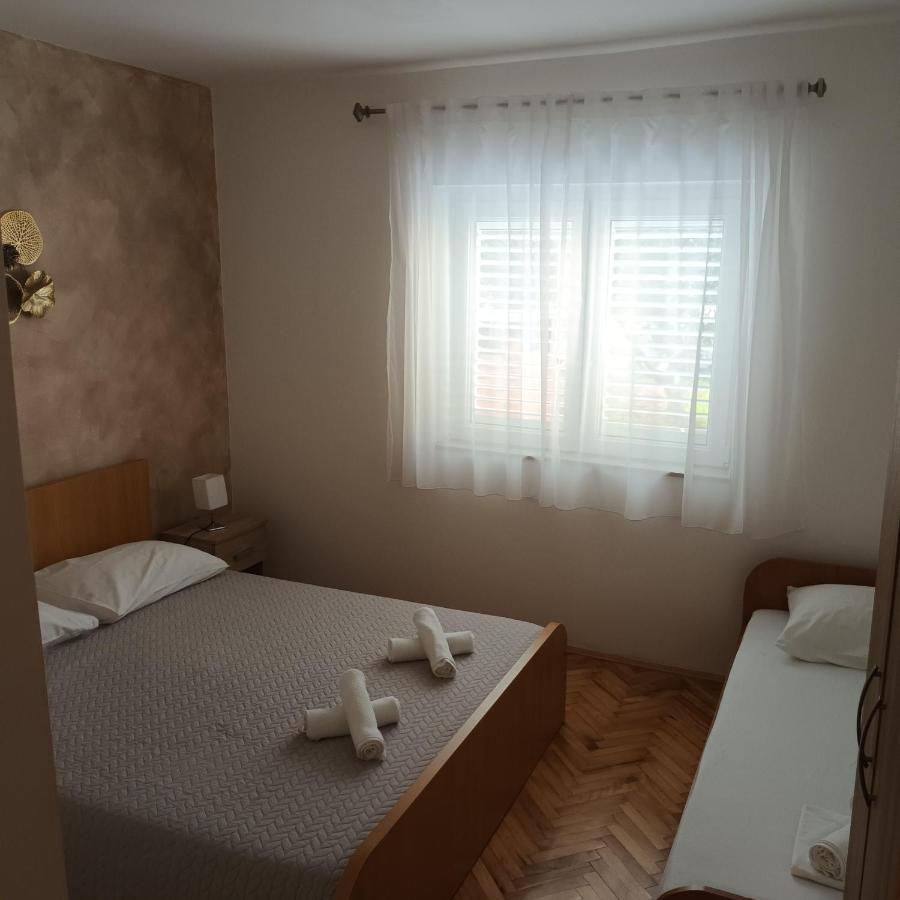 Apartments Monika Omis Exterior photo