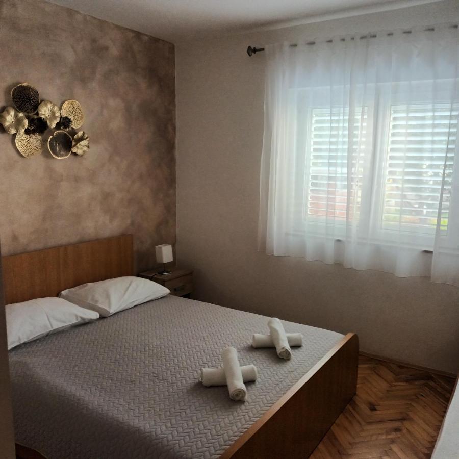 Apartments Monika Omis Exterior photo