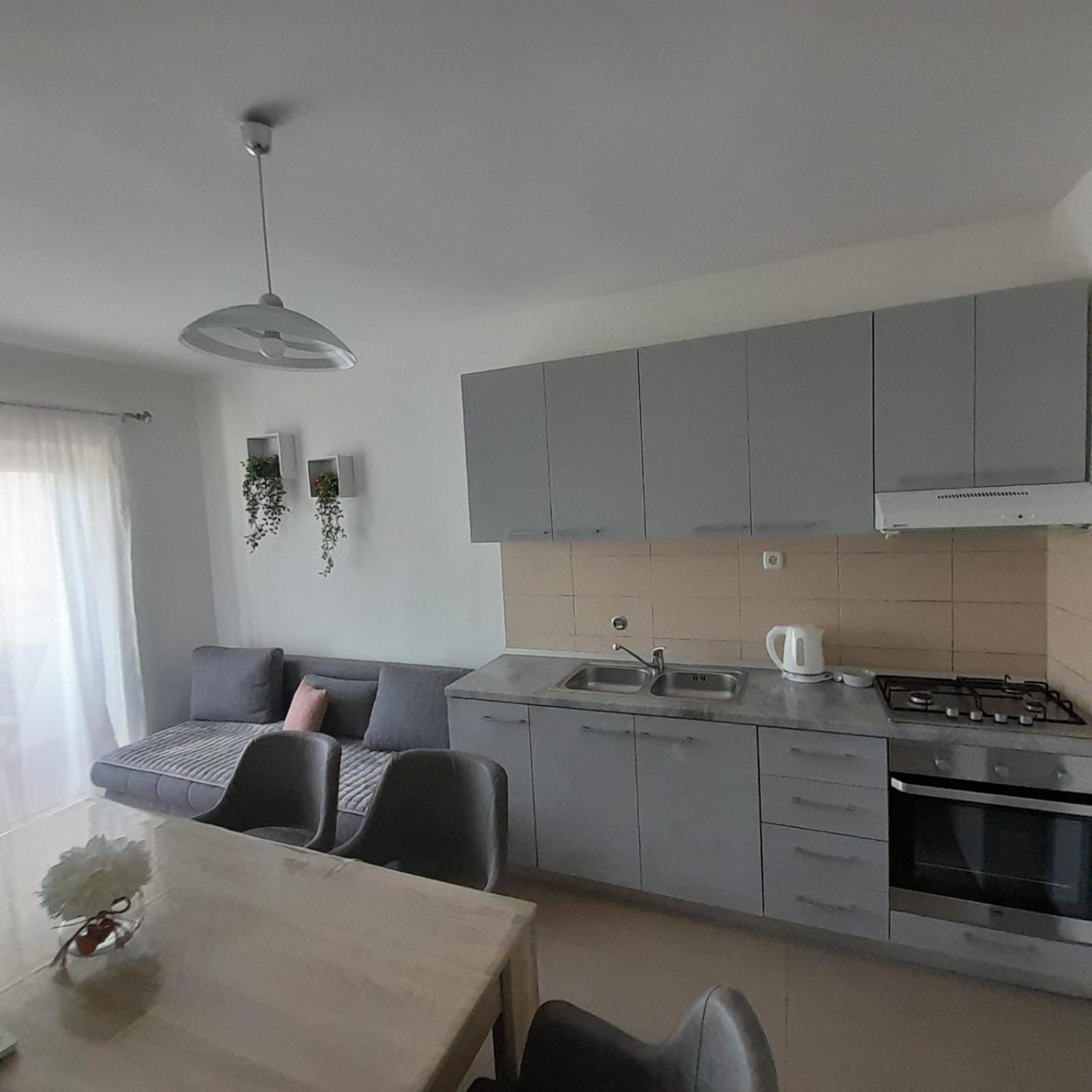 Apartments Monika Omis Exterior photo