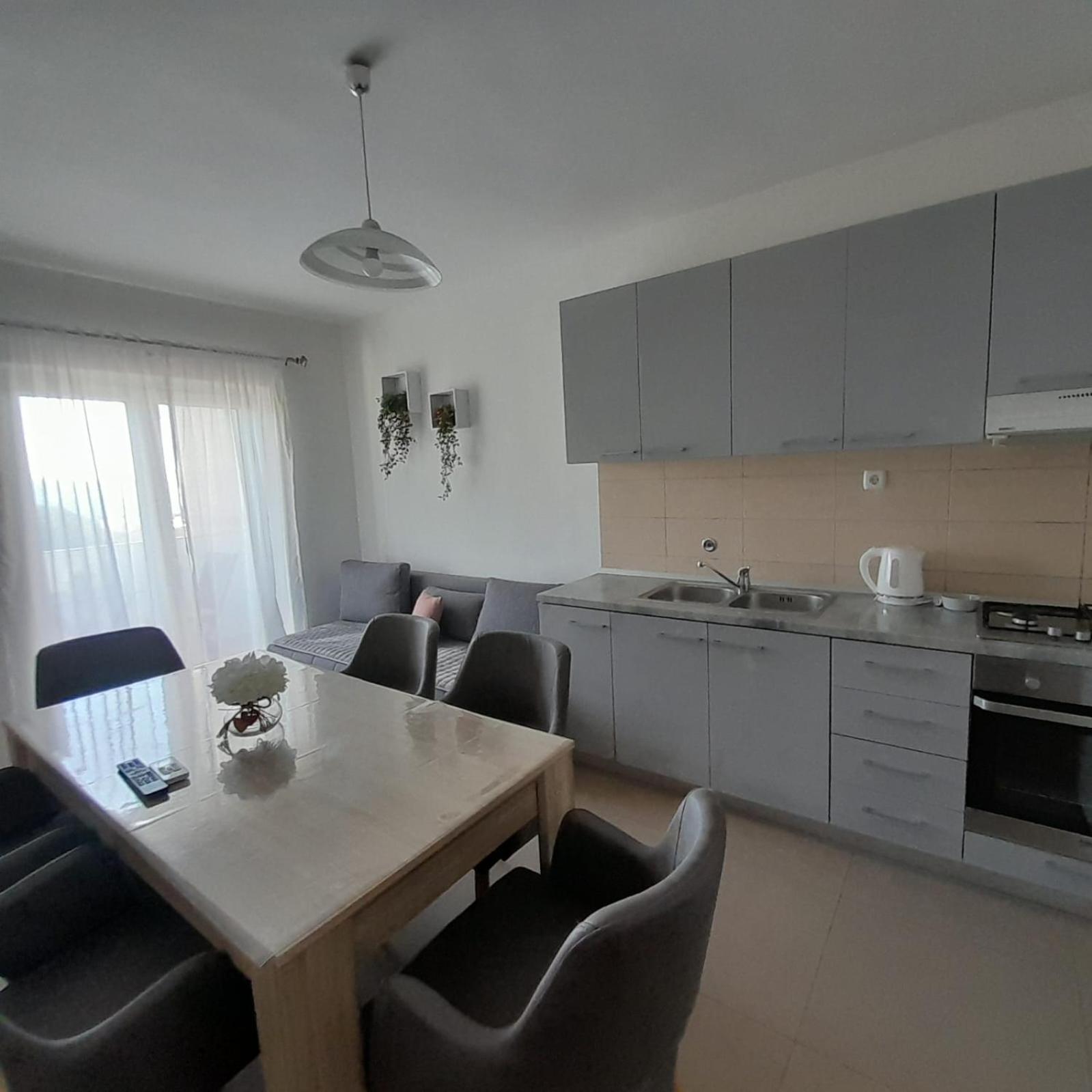 Apartments Monika Omis Exterior photo